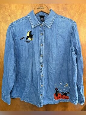 VINTAGE Halloween Embroidered Denim Button Up Jean Shirt Witch Pumpkin Bat Cat